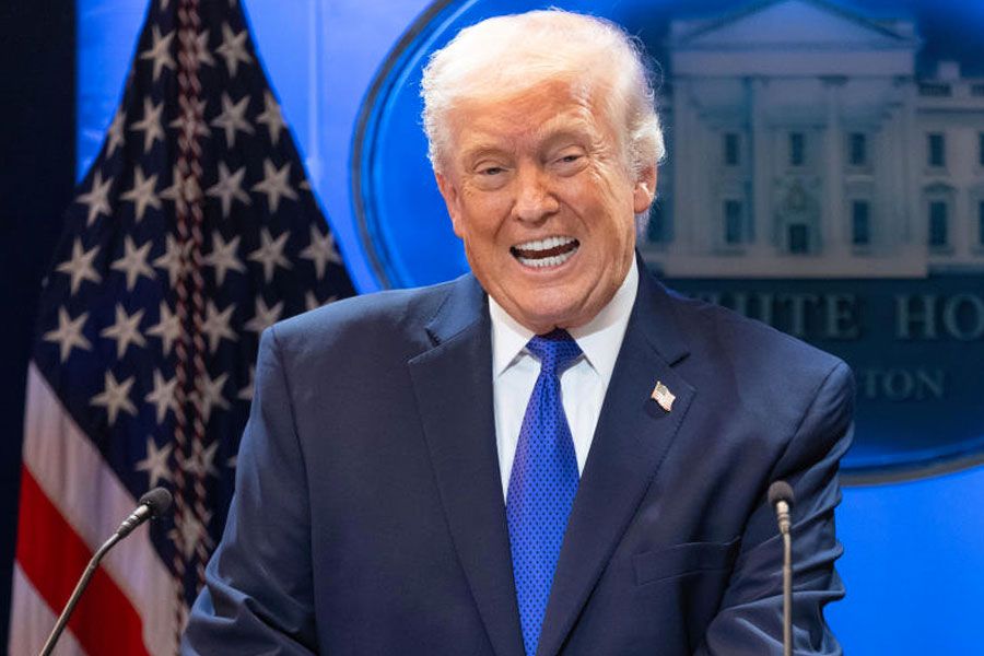 நீதிமன்றத் தடையை முறியடித்த டிரம்ப்: அதிரடியாக அமலானது 10% புதிய உலகளாவிய வரி!