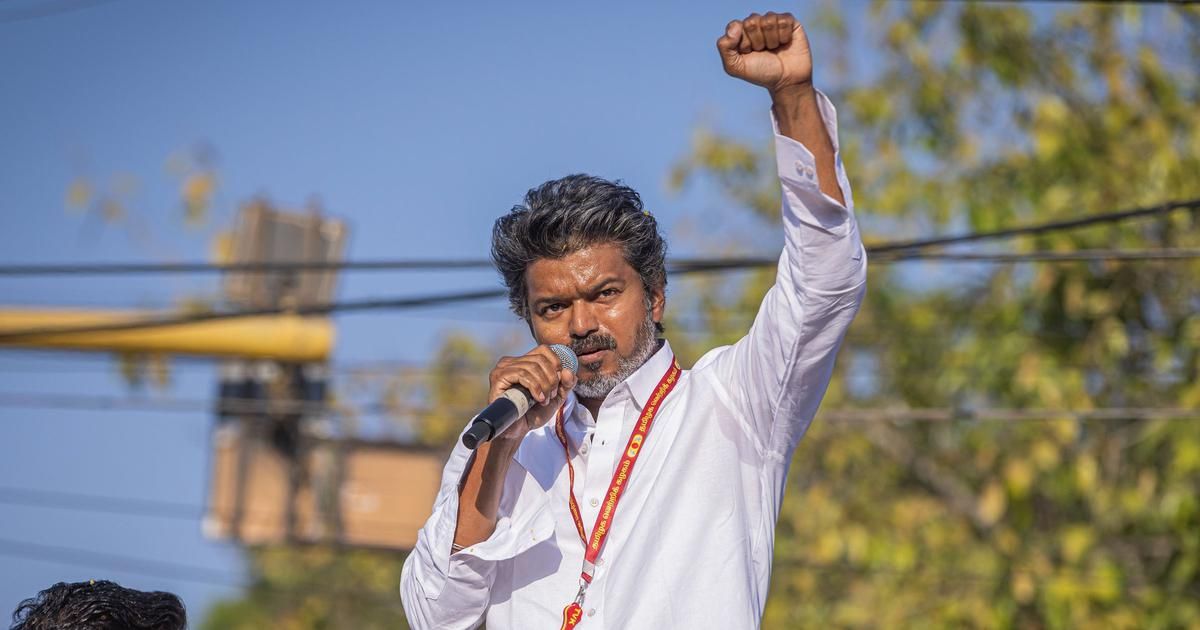 லஞ்ச அதிகாரிகளுக்கு செக்.. நகராட்சி துறை பட்டியல் ரெடி.. விஜய் அதிரடி!