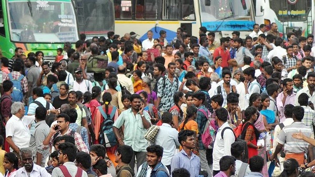 தமிழக சட்டமன்ற தேர்தல் முன்னிட்டு சிறப்பு பேருந்துகள், ரயில்கள் இயக்கம் – மக்கள் சொந்த ஊர்களுக்கு பெருமளவில் பயணம்