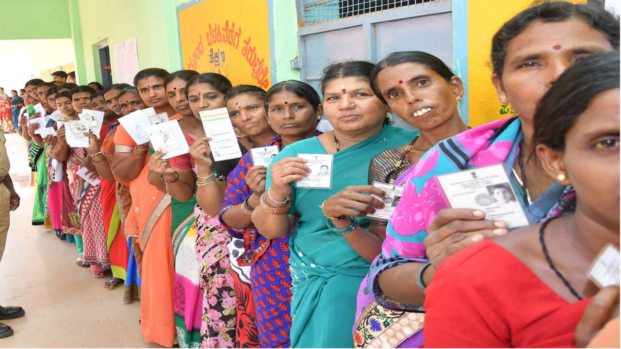 தமிழகத் தேர்தல் 2026: பிற்பகல் 3 மணி நிலவரப்படி 70.00% வாக்குப்பதிவு - விறுவிறுப்பான களநிலவரம்!