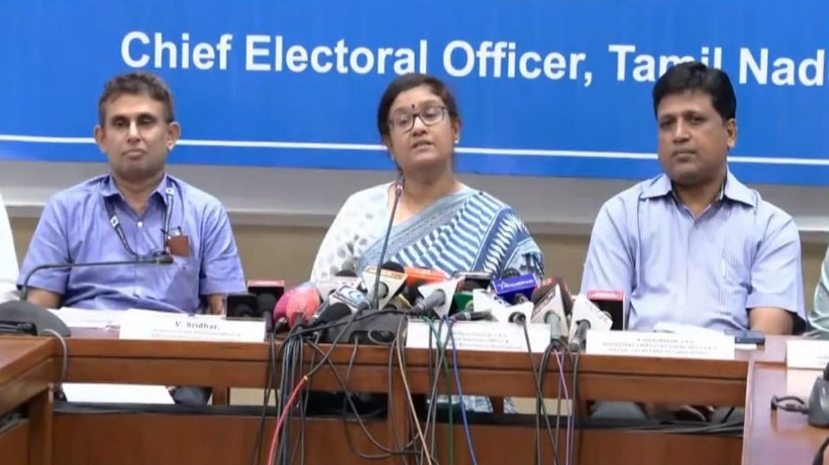 தமிழகத்தின் இறுதி வாக்காளர் பட்டியல் வெளியீடு: 74 லட்சம் பெயர்கள் நீக்கம்!