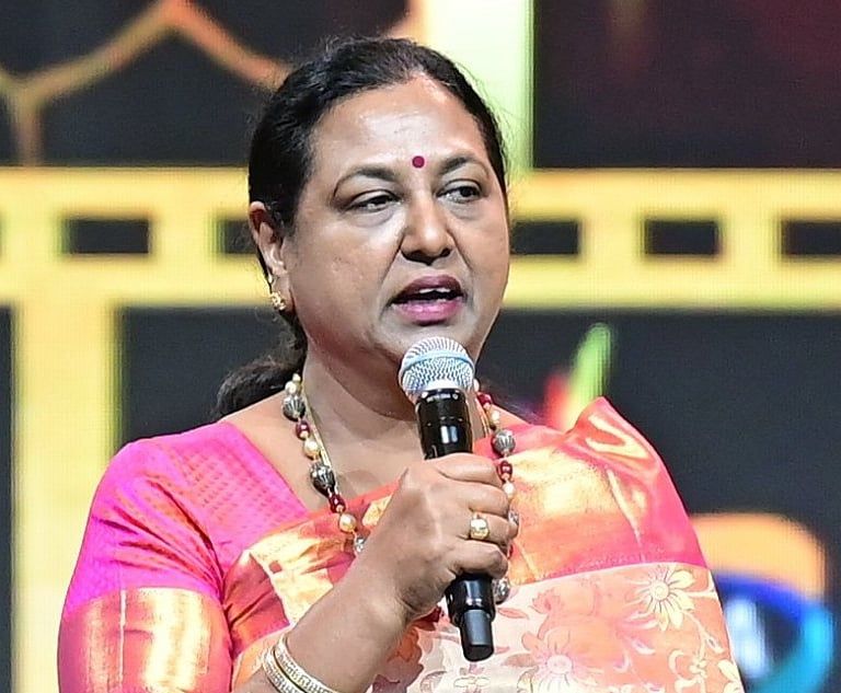 நான்கு முனைப் போட்டிக்குத் தயாராகும் தமிழகம்: கூட்டணி குறித்த பிரேமலதாவின் முக்கிய அறிவிப்பு!