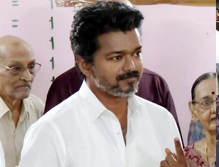 தமிழக சட்டமன்ற தேர்தல்: த.வெ.க தலைவர் விஜய் வாக்களிப்பு – வாக்குச்சாவடியில் உற்சாகம்