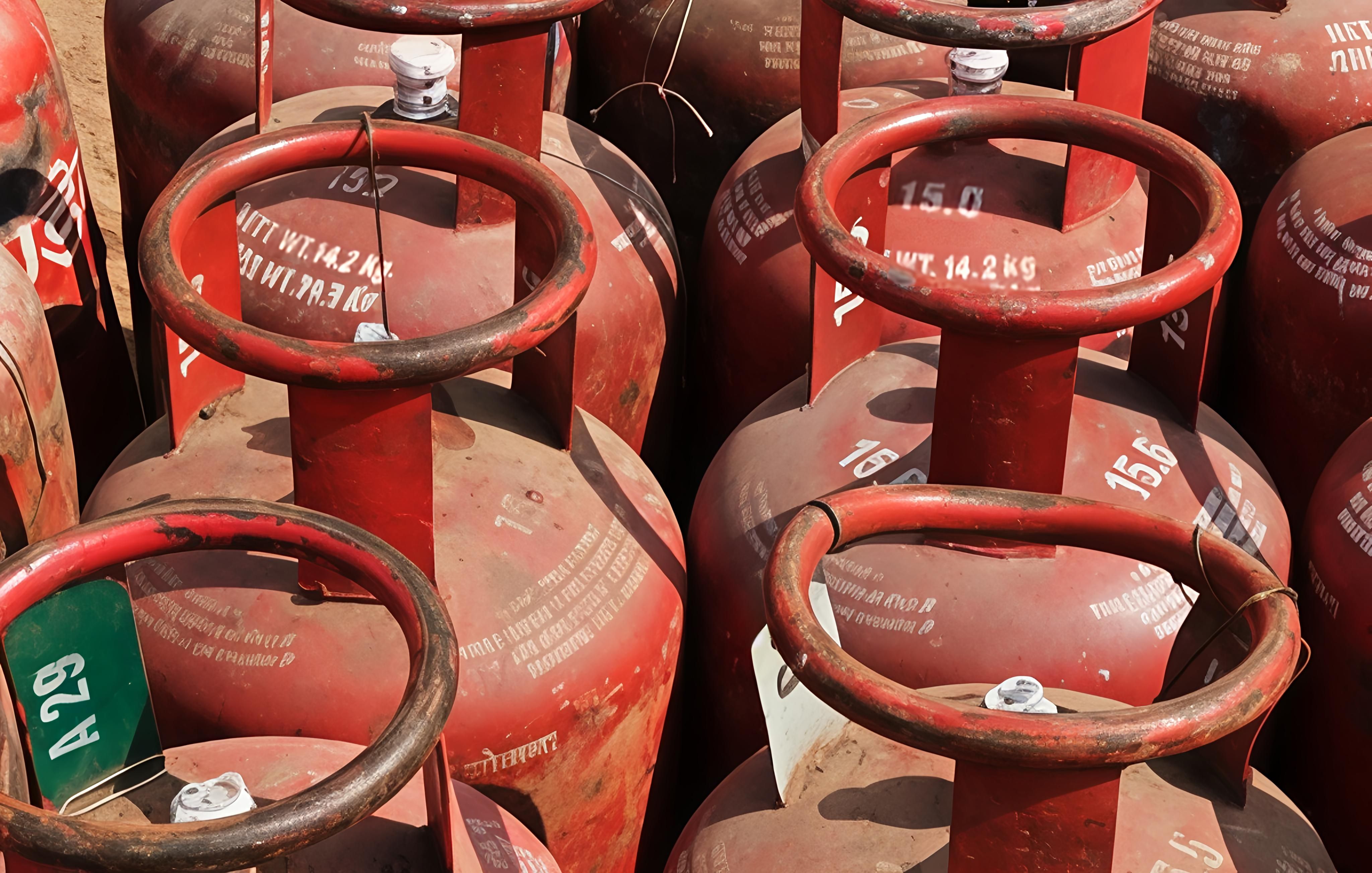 மே 1 முதல் எல்பிஜி சிலிண்டர் முன்பதிவு & விநியோகத்தில் மாற்றம்: OTP கட்டாயம், e-KYC அவசியம்