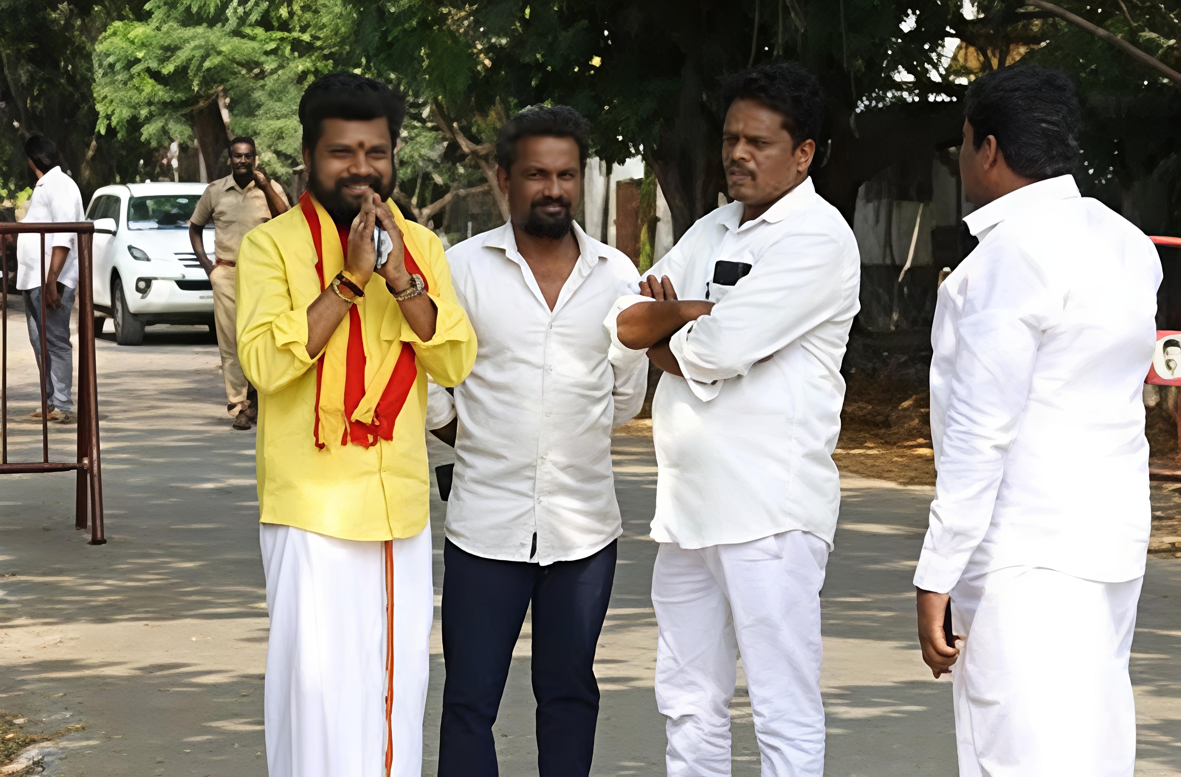 தமிழக சட்டமன்றத் தேர்தல் 2026: தவெக வேட்பாளர்கள் வெற்றி சான்றிதழ்களுடன் பனையூருக்கு வருகை