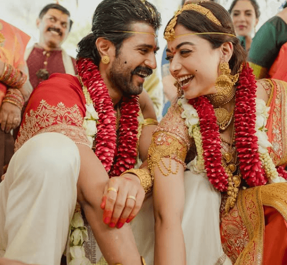 உதய்பூரில் கோலாகலமாக நடந்த விஜய் தேவரகொண்டா - ரஷ்மிகா மந்தன்னா திருமணம்!