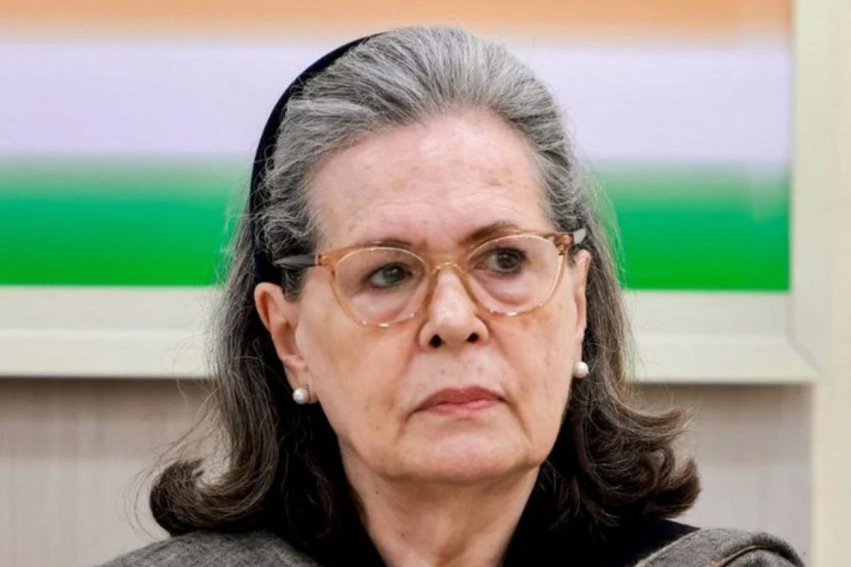 காமேனி படுகொலையில் மத்திய அரசின் மவுனம் பொறுப்பற்றது: சோனியா காந்தி கடும் விமர்சனம்