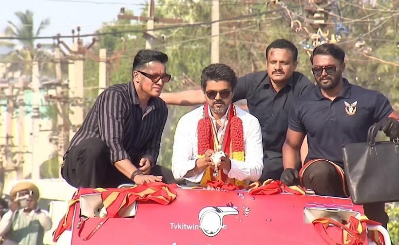 புறாவுக்கு கட்சி வண்ணம் பூசிய விவகாரம்: நடிகர் விஜய்க்கு பீட்டா அமைப்பு கடும் கண்டனம்