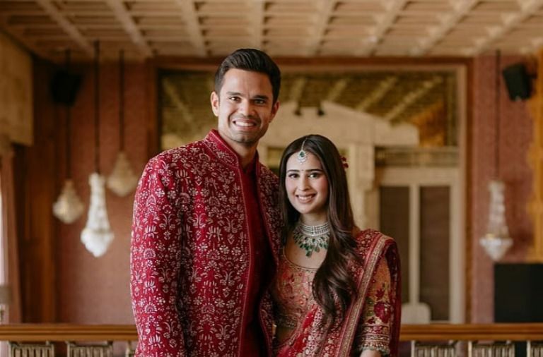 Photo Album: நட்சத்திரங்கள் சூழ கோலாகலமாக நடைபெற்ற அர்ஜுன் டெண்டுல்கர் - சானியா சந்தோக் திருமணம்!