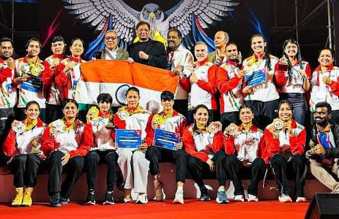 ஆசிய குத்துச்சண்டை: 4 தங்கப் பதக்கங்களை வென்று இந்திய வீராங்கனைகள் வரலாற்றுச் சாதனை!