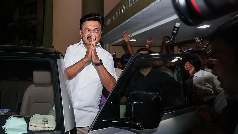 முதல்வர் பதவியை ராஜினாமா செய்தார் மு.க.ஸ்டாலின்... ஆட்சி அமைக்கத் தயாராகும் தவெக