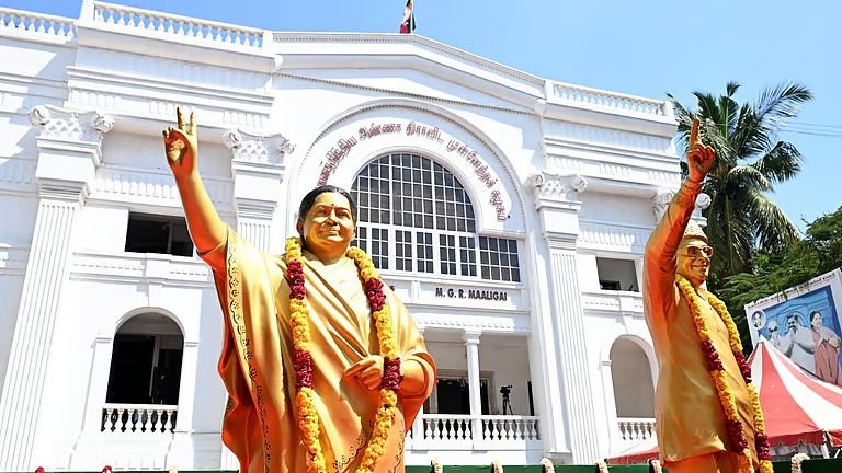 எந்தச் நிலையிலும் தவெகவுக்கு ஆதரவு இல்லை: அதிமுக திட்டவட்டம்