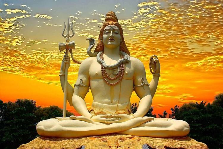 "கடன் தீர்க்கும், கவலை போக்கும் பிரதோஷ விரதம்!" – ஆலகால நஞ்சை உண்ட ஈசனின் பேரருளைப் பெற எளிய வழிபாட்டு முறைகளும் அதன் பலன்களும்.