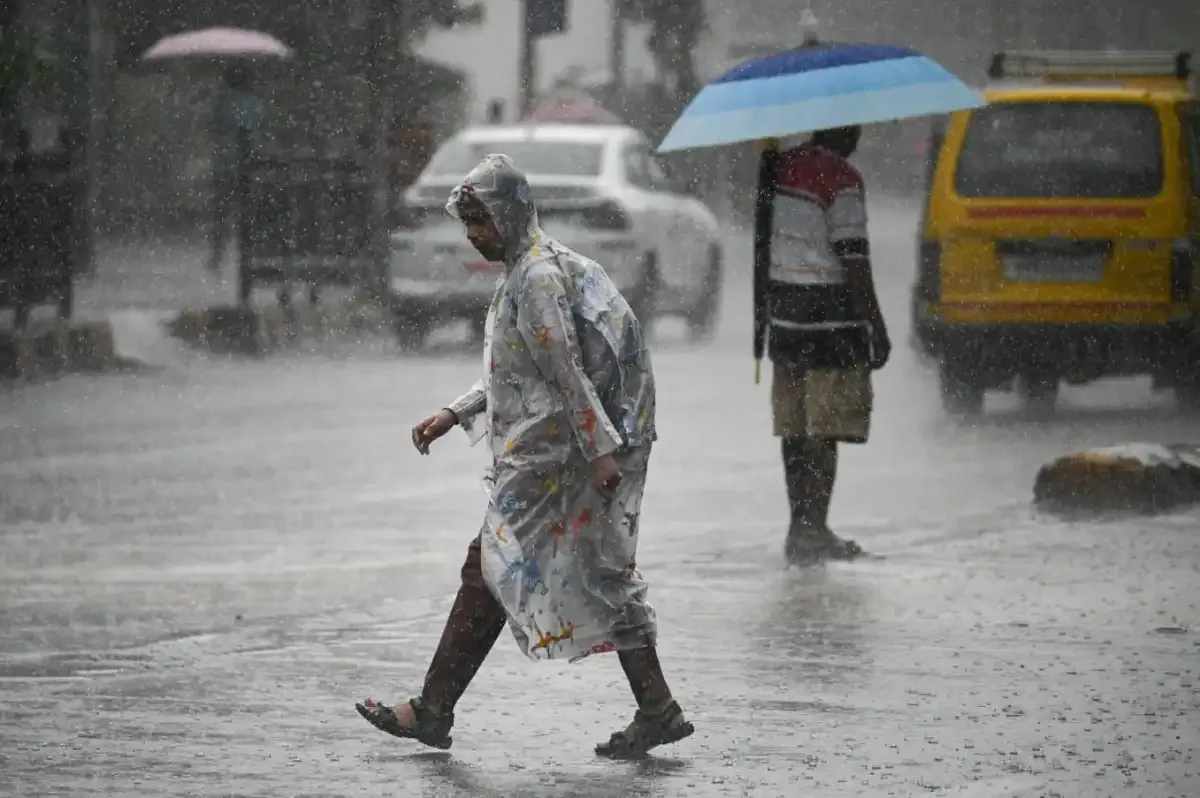 வெளுத்து வாங்கப்போகும் மழை..! வானிலை வெளியிட்ட அப்டேட்