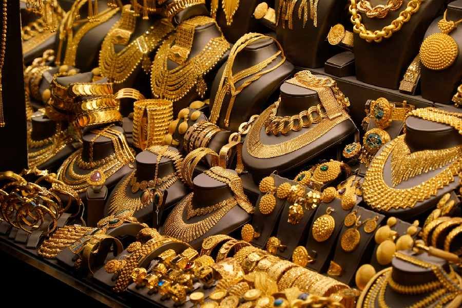 Gold Rate: தங்கம் விலையில் அதிர்ச்சி! நல்லாதானே போய்கிட்டிருந்தது! திடீர்னு ஏன் இப்படி?
