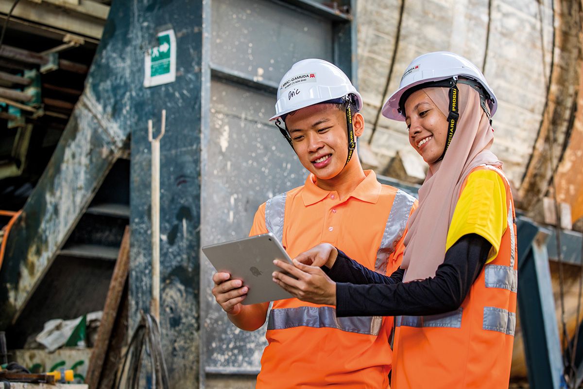 மலேசிய வரலாற்றில் சாதனை: 56.6 சதவீதமாக உயர்ந்த பெண்களின் வேலைவாய்ப்புப் பங்களிப்பு!