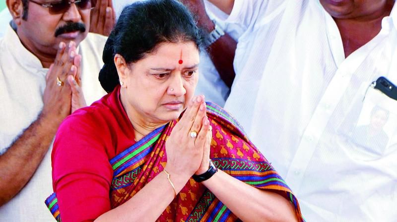 தமிழக அரசியலில் புதிய திருப்பம்: ஜெயலலிதா பிறந்தநாளில் சசிகலாவின் புதிய கட்சி அறிவிப்பு?