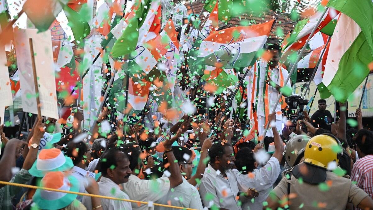 கேரளாவில் ஆட்சியைப் பிடிக்கிறது காங்கிரஸ் கூட்டணி: தேர்தலுக்குப் பிந்தைய கருத்துக்கணிப்புகளில் யுடிஎஃப் முன்னிலை