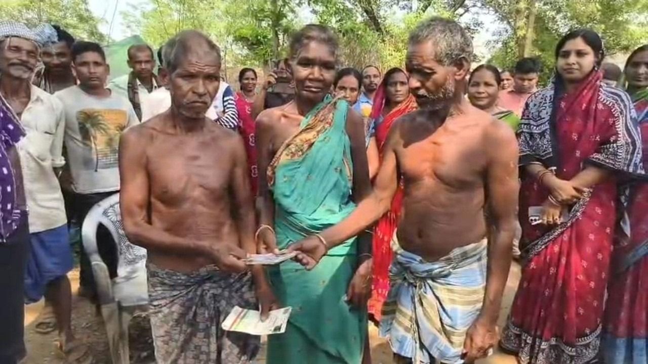 எலும்புக்கூடுடன் வந்தவருக்கு விடிவு: ஒடிசா முதல்வரின் தலையீட்டால் பணத்தை வழங்கியது வங்கி நிர்வாகம்