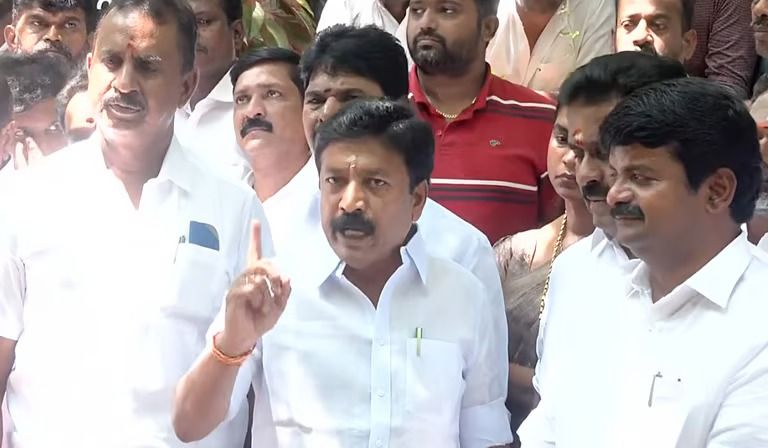 "தவெக கூட்டணியை பழனிசாமி கெடுத்தார்; 31 மாவட்டச் செயலாளர்கள் நீக்கம் செல்லாது!" - சி.வி.சண்முகத்தின் பகிரங்கக் குற்றச்சாட்டு!