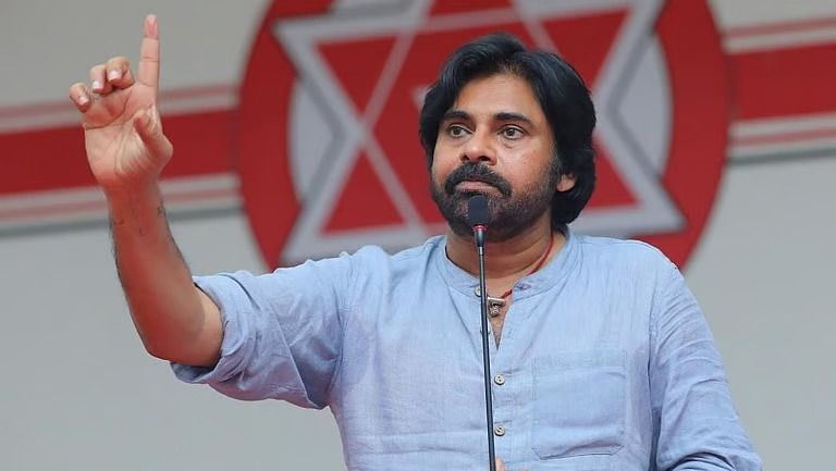 "வெறும் கட்-அவுட் வச்சே முதல்வர் ஆயிடுறாங்க... எனக்குப் பொறாமையா இருக்கு!" - தமிழக அரசியலைத் தாக்கிய பவன் கல்யாண்!