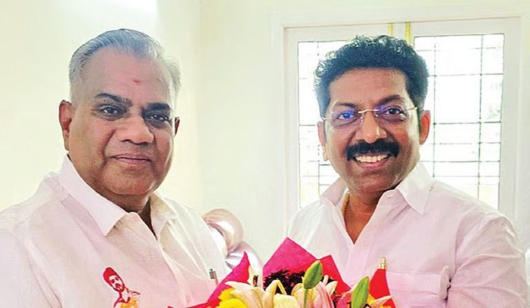 மதுரையில் அதிமுகவிற்கு அடுத்தடுத்த அதிர்ச்சி: தவெக-வில் ஐக்கியமானார் 'சர்வ கட்சி' டாக்டர் பா. சரவணன்!