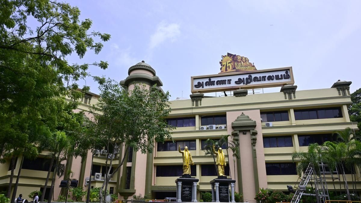 "முதுகில் குத்திய காங்கிரஸ்!" - டெல்லி இண்டியா கூட்டணி கூட்டத்தைப் புறக்கணிக்கிறது திமுக!