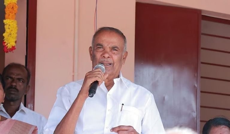 "ஷூட்டிங் முடிஞ்சதும் வீட்டுக்கு போற வேலை இல்ல முதல்வர் பதவி!" - விஜய் அரசை 'அல்லு சில்லு கட்சி' என அப்பாவு சாடல்!