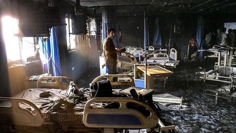 டெல்லிக்கு பின் அடுத்த பேரழிவு: பிஹார் தனியார் மருத்துவமனையில் நள்ளிரவு கோரத் தீ விபத்து - 4 பேர் துடிதுடித்து உயிரிழப்பு!