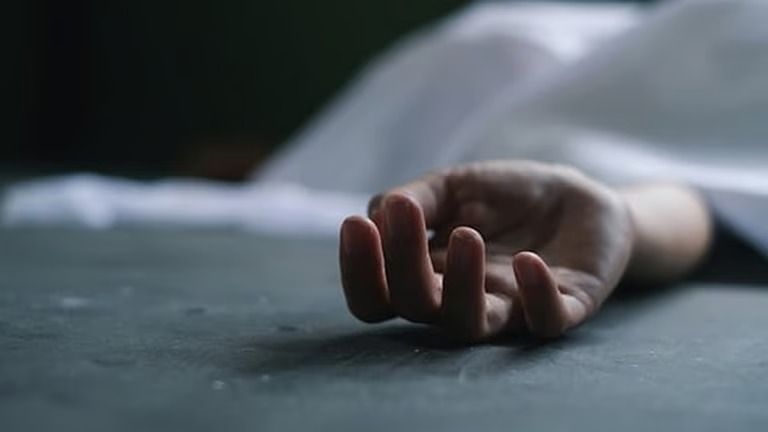 லாட்ஜில் கணவன்-மனைவியாக தங்கிய ஜோடி; 17 வயது சிறுமி பரிதாப மரணம்! போதை ஊசி தான் காரணமா?