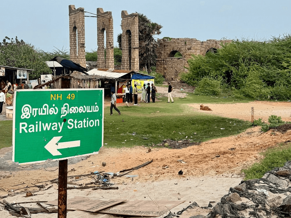 தனுஷ்கோடிக்கு மீண்டும் ரயில் சேவை; ராமேஸ்வரம் - தனுஷ்கோடி ரயில் பாதை திட்டத்துக்கு ஒத்துழைப்பு வழங்குமா தவெக அரசு?