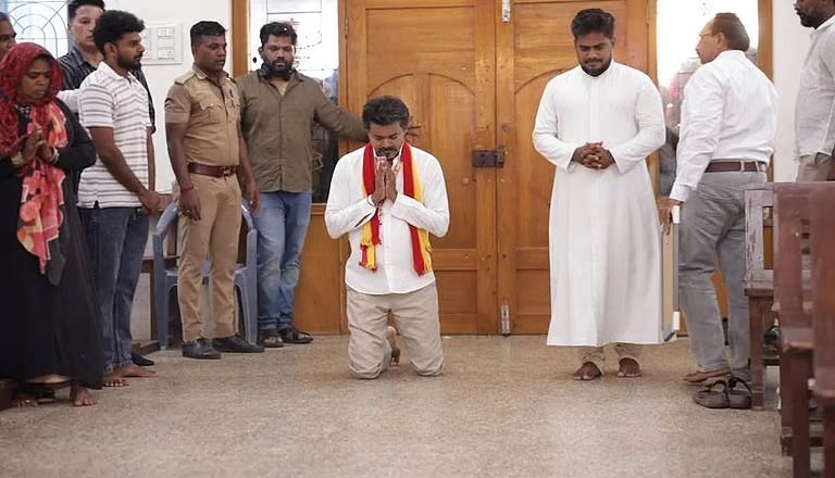 திருச்சி கிழக்கில் விஜய் ரோடு ஷோ: தேவாலயம், பள்ளிவாசல், கோயில்களில் வழிபாடு செய்து தீவிர வாக்கு சேகரிப்பு