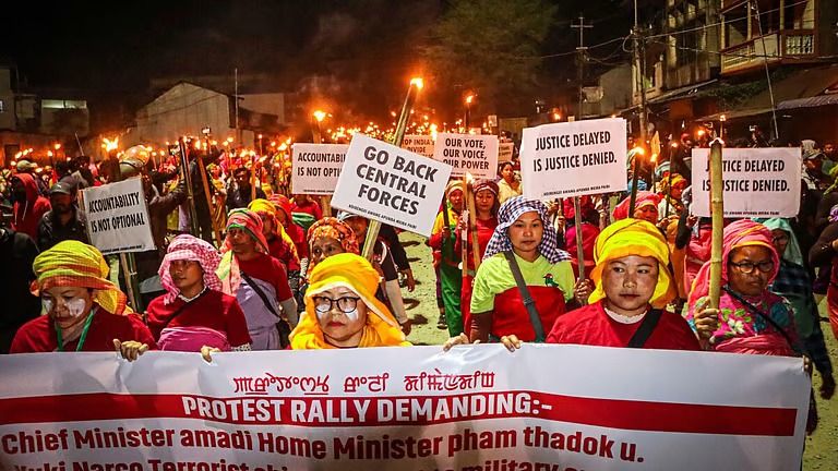 "குழந்தைகள் பலி: பற்றி எரியும் மணிப்பூர்" - 5 நாள் முழு அடைப்புப் போராட்டத்தால் போர்க்களமானது பள்ளத்தாக்கு மாவட்டங்கள்!