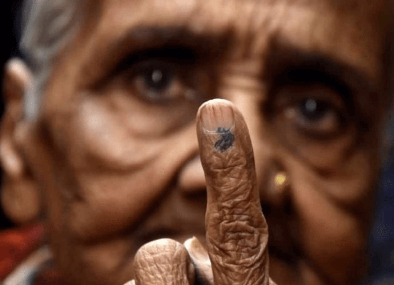 வாக்களிக்க இலவச போக்குவரத்து வசதி; முதியவர்கள் மற்றும் மாற்றுத்திறனாளிகள் பயன்படுத்திக் கொள்ள அழைப்பு!