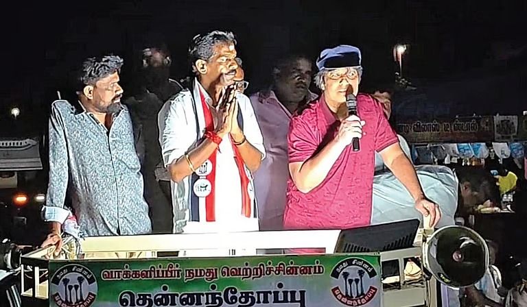 "தமிழக அரசியலைப் புரட்டிப் போட்ட சசிகலாவின் வருகை" - சிவகங்கையில் நடிகர் கார்த்திக் அதிரடி பிரச்சாரம்!