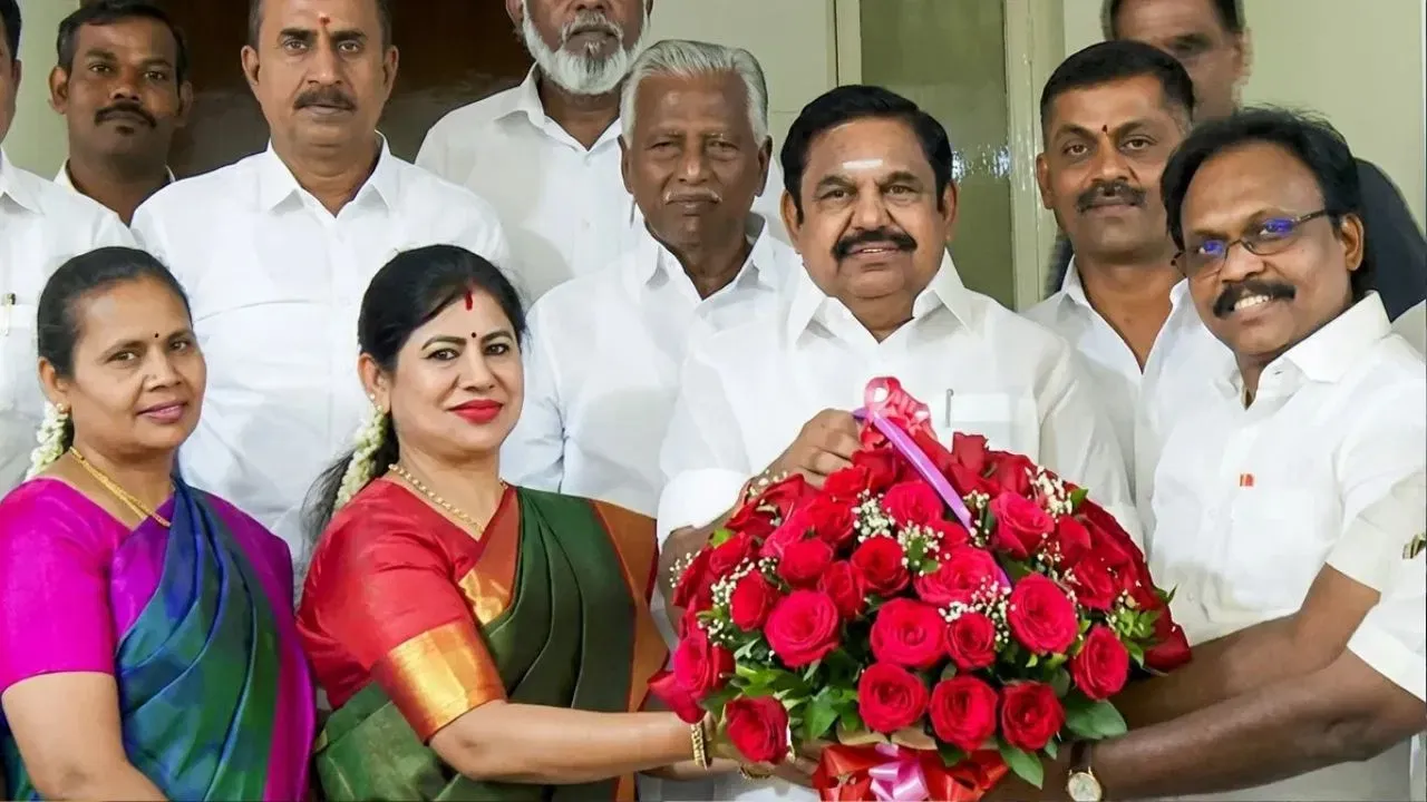 விஜய்யை விட 9 மடங்கு அதிக சொத்து வைத்திருக்கும் தமிழகத்தின் பணக்கார வேட்பாளர் யார் தெரியுமா?