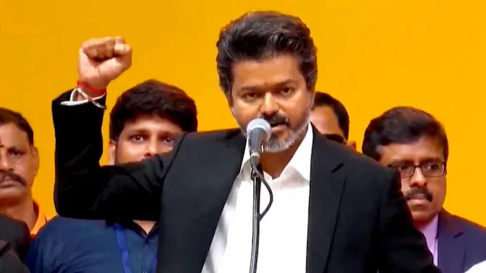Vijay Oath Ceremony | விஜய் பதவியேற்பு விழாவில் தமிழ்த்தாய் வாழ்த்துக்கு அவமரியாதையா? - உண்மை இதுதான்!