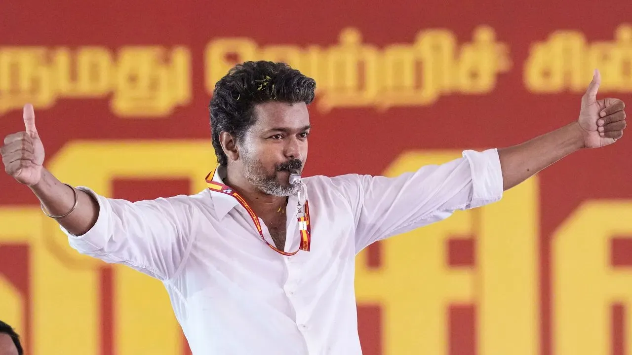 பெண்களுக்கு மாதம் ₹2,500, மாணவர்களுக்கு ₹20 லட்சம் கல்விக்கடன்: தவெக-வின் முக்கிய தேர்தல் வாக்குறுதிகள்!