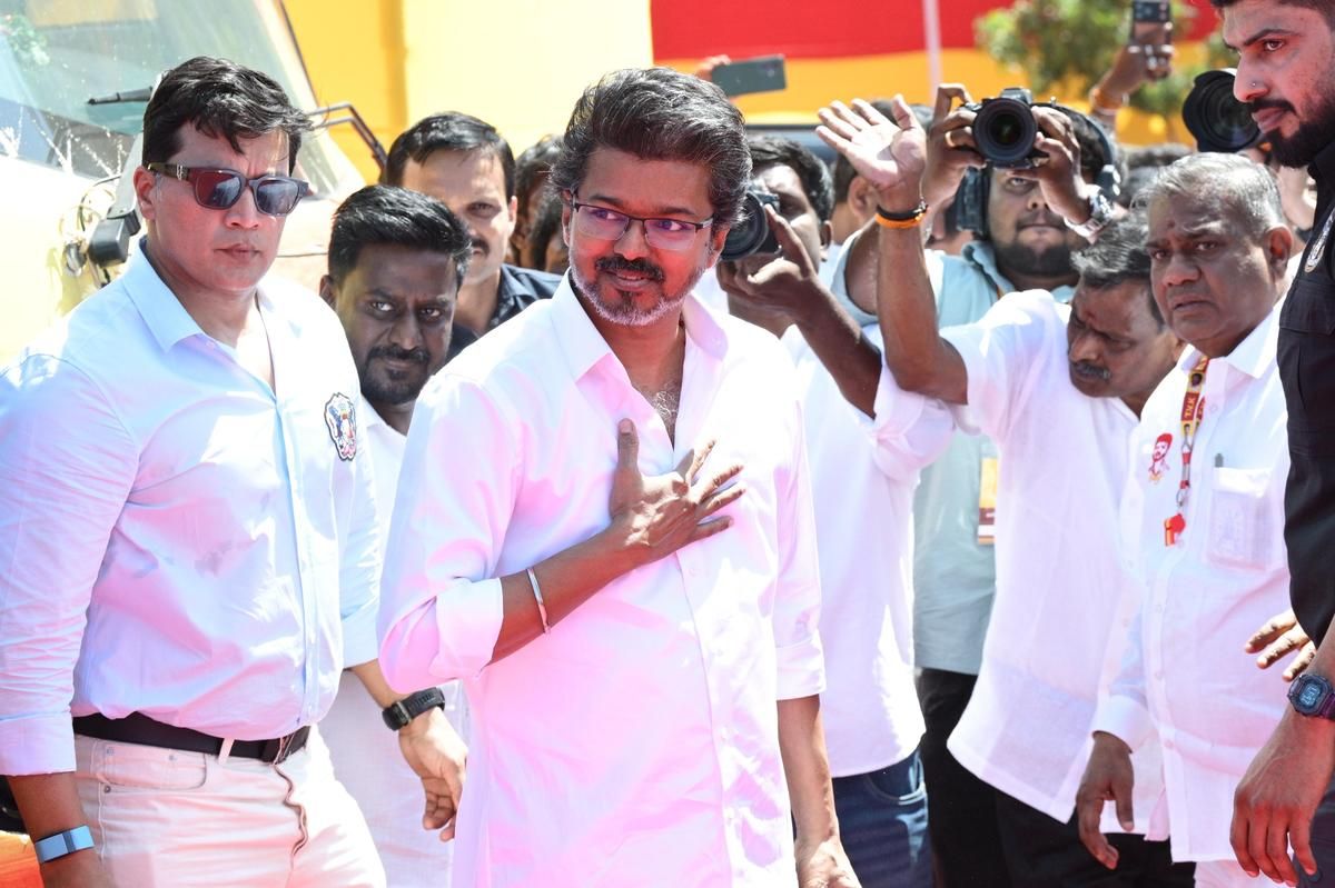 தேர்தல் விதிகளை மீறியதாகத் தவெக தலைவர் விஜய் மீது வழக்குப்பவு: 5 பிரிவுகளின் கீழ் போலீசார் நடவடிக்கை!